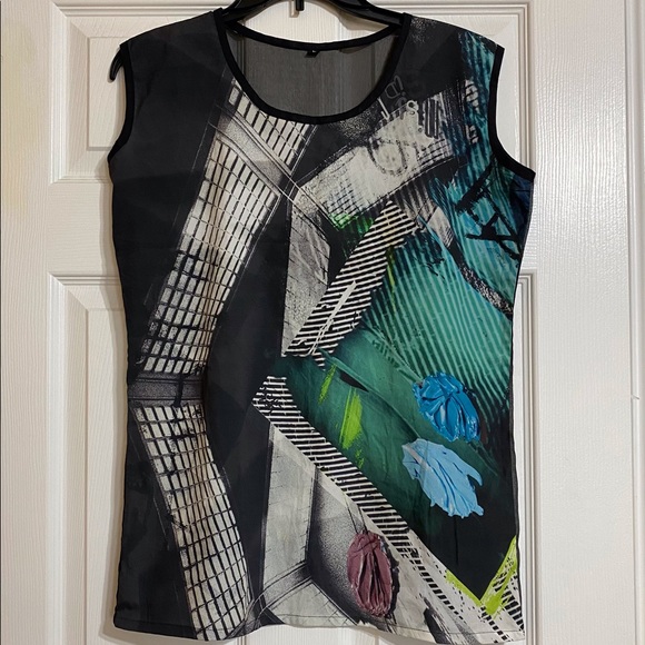 NWOT Black printed top with sheer back - Picture 1 of 8